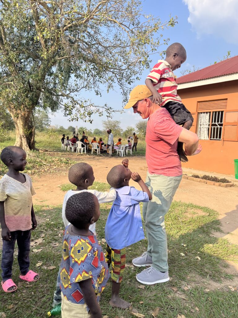 alan smiley ug w kids